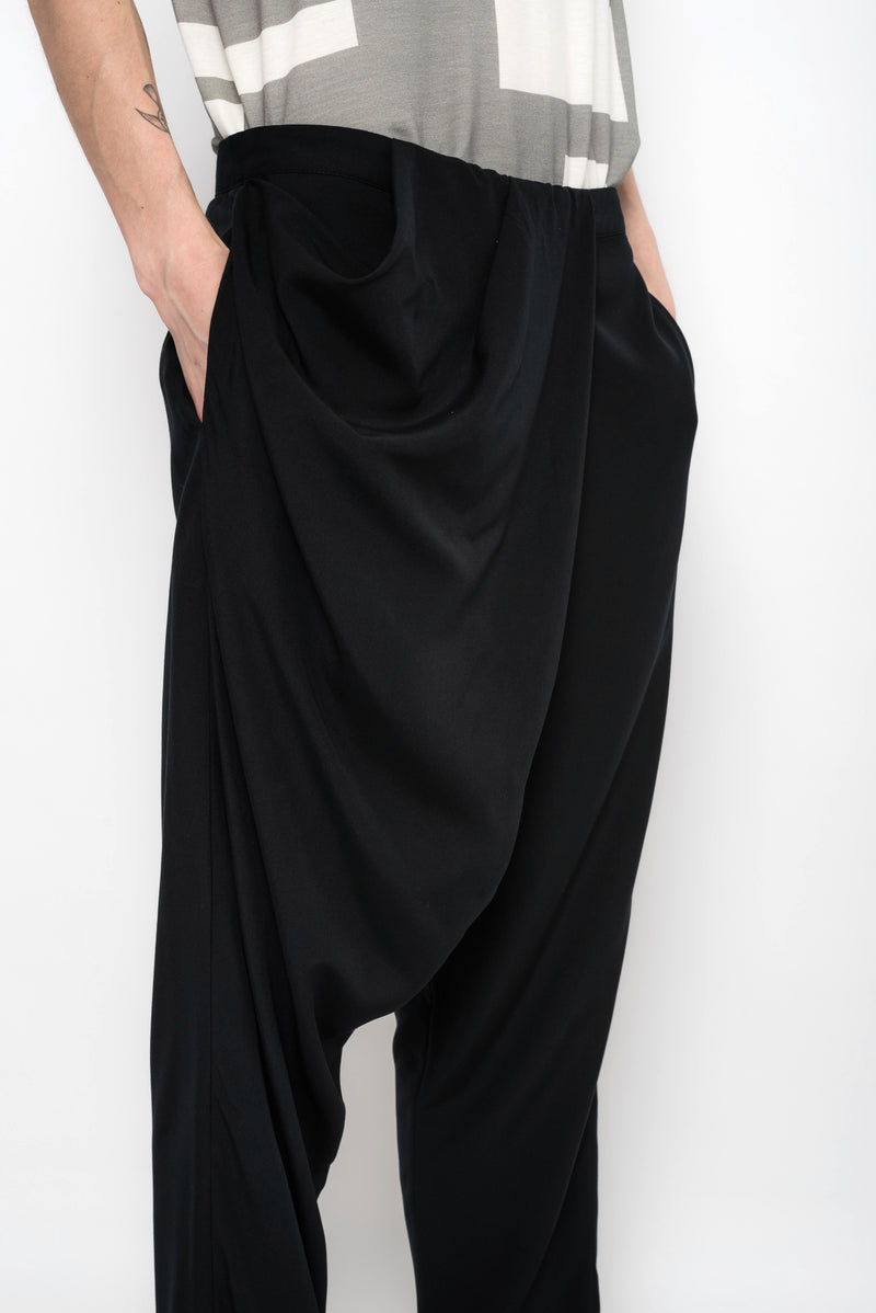 Crossover Trousers With Light Draping | Cavaquinho