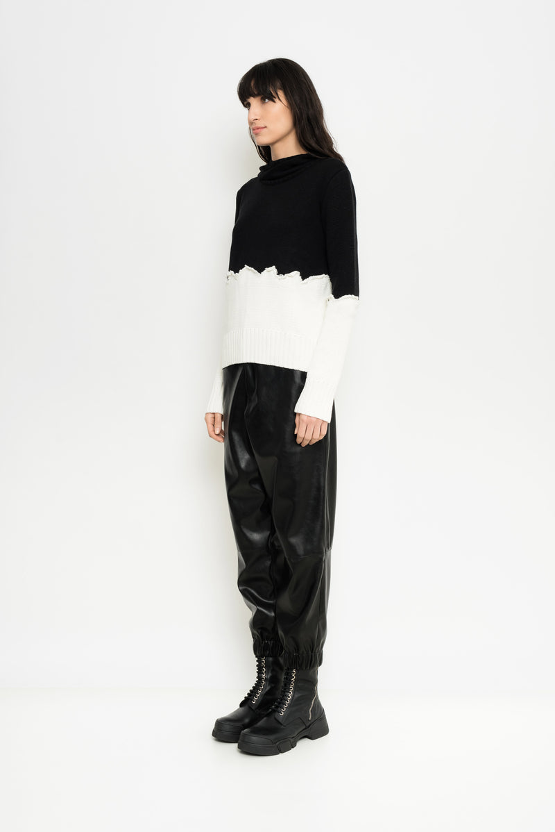 Black & White Knitted Pullover | Nazare
